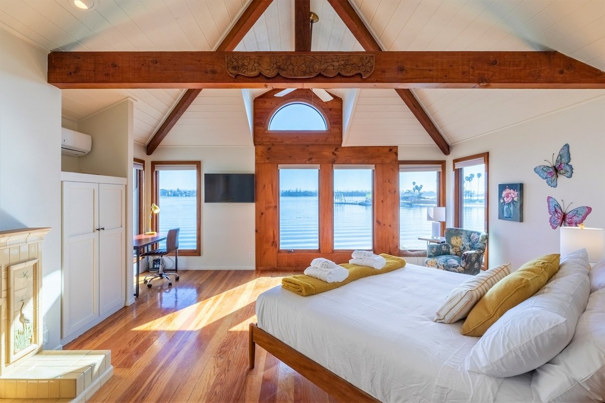 Waterfront Views – Bayside Breeze gallery image 2