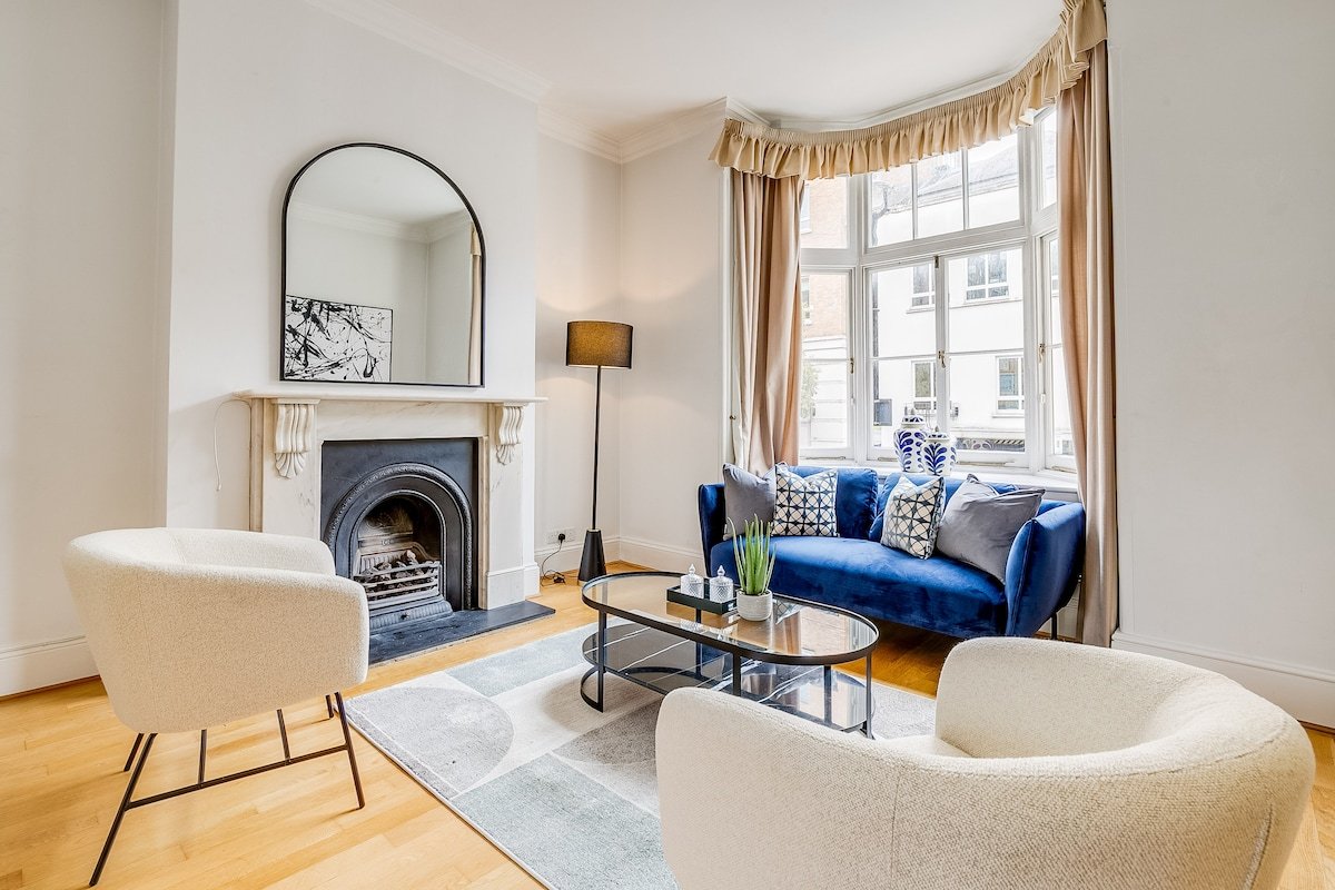Belgravia – Charming Spacious 4 Bed Home for 9 gallery image 4