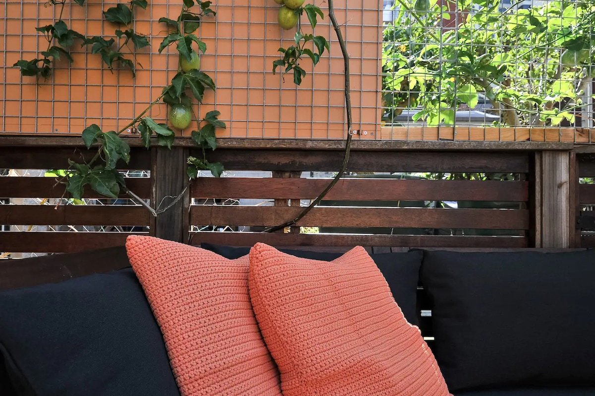 Green gardens terrace house – Sydney City gallery image 3