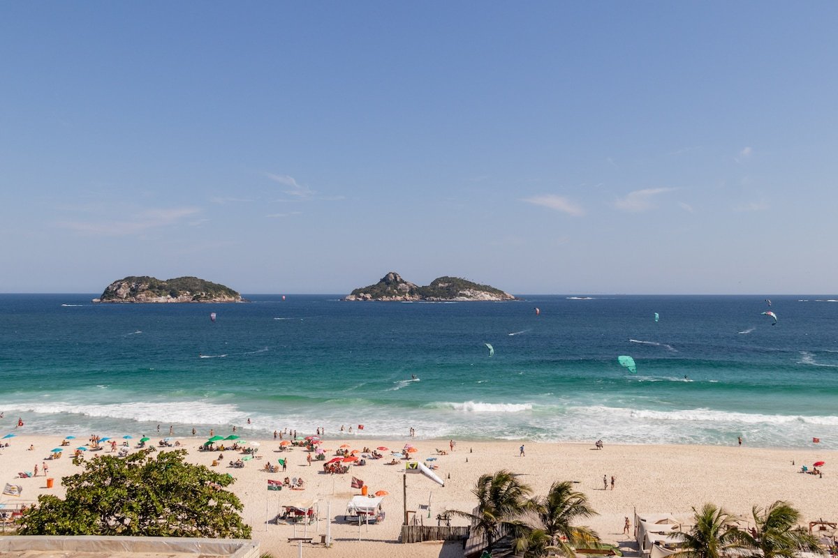 TriplexBarraC1 | Triplex in Barra for 15 people gallery image 2