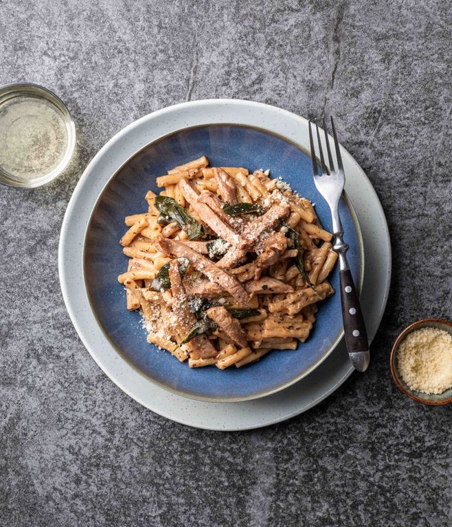 Photo of Cheesy Garlic Pasta & Pork