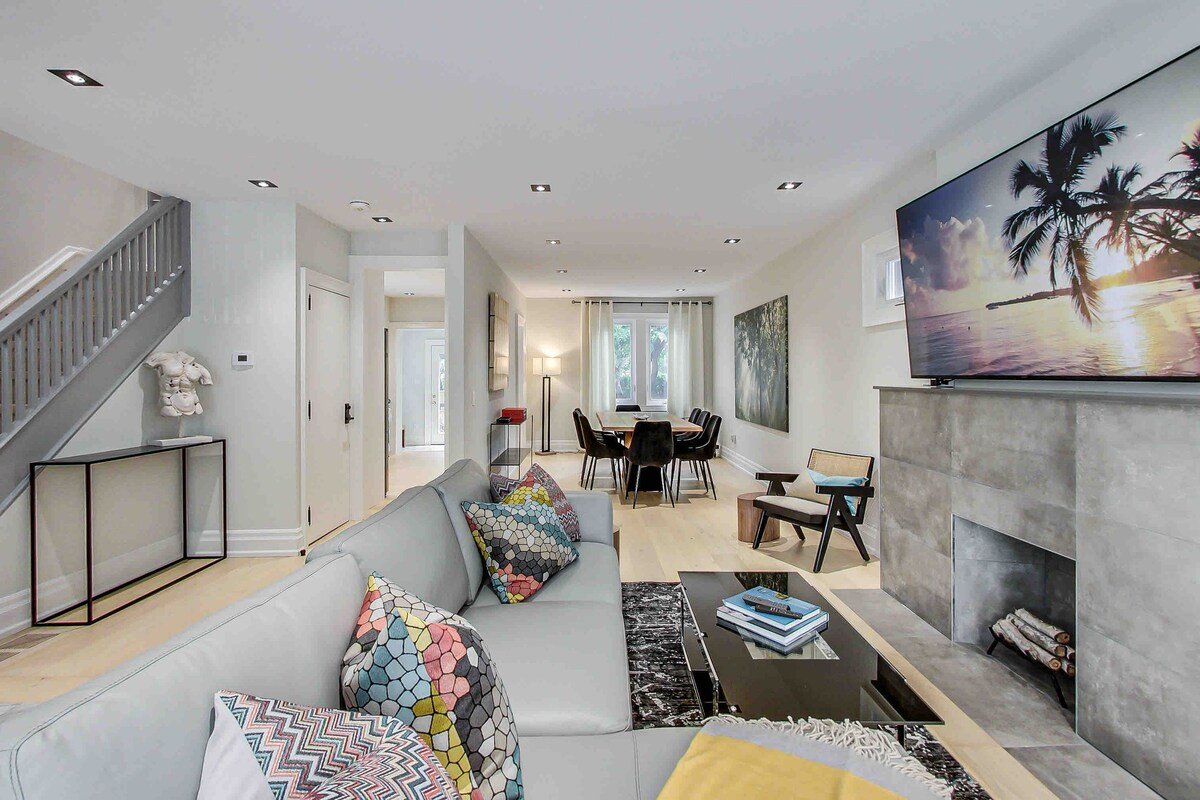 Casa Luxe Villa entire designer home on SubwayLine gallery image 3