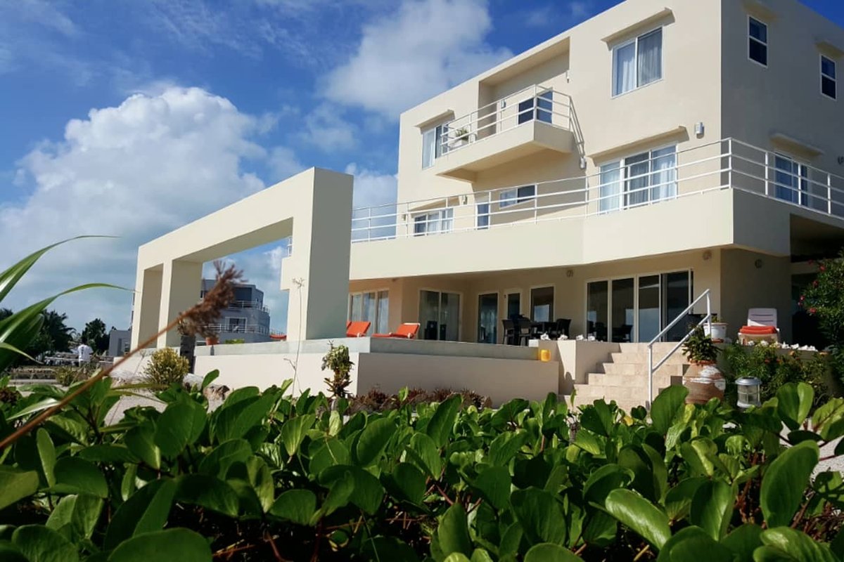 Waterfront 6 BR Villa w/ Private Plunge Pool