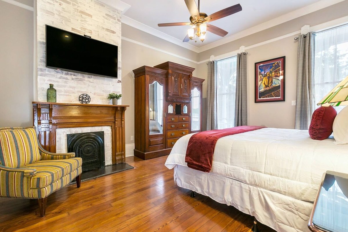 Luxury 5BR Historic New Orleans Home| Free Parking gallery image 3