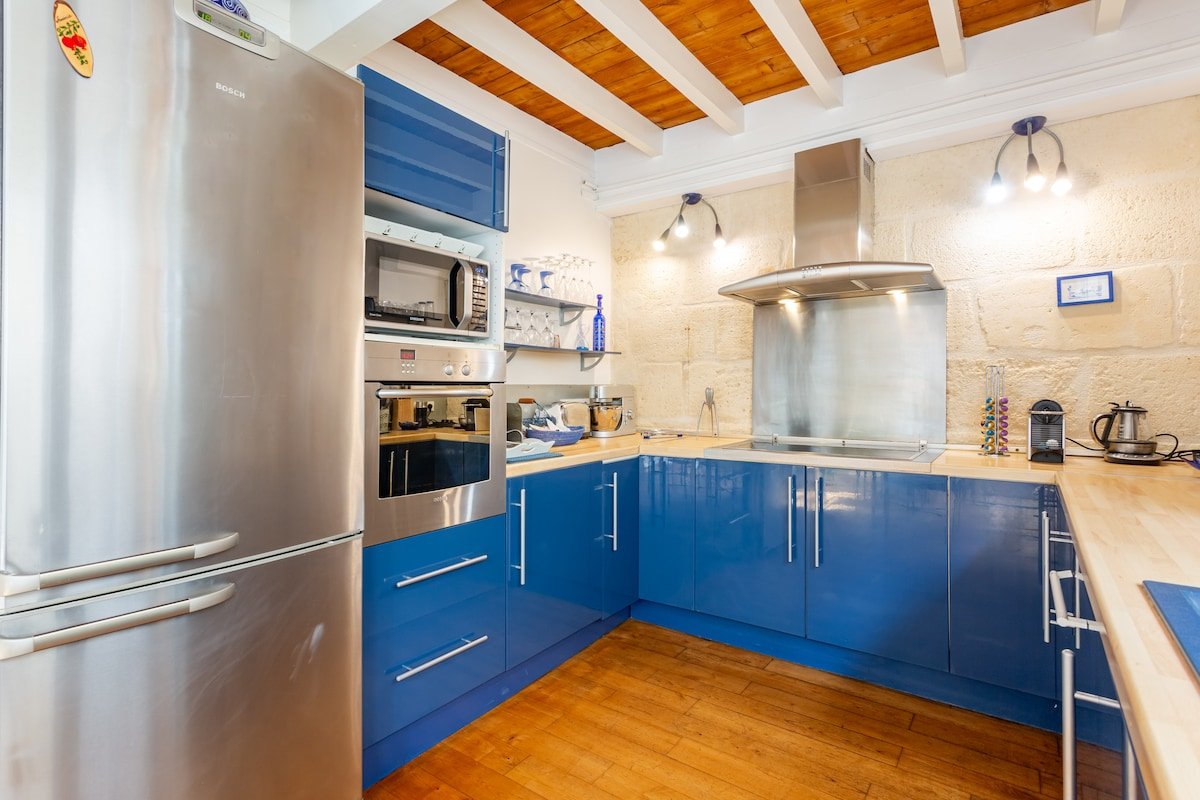 Loft with its private swimming pool gallery image 5