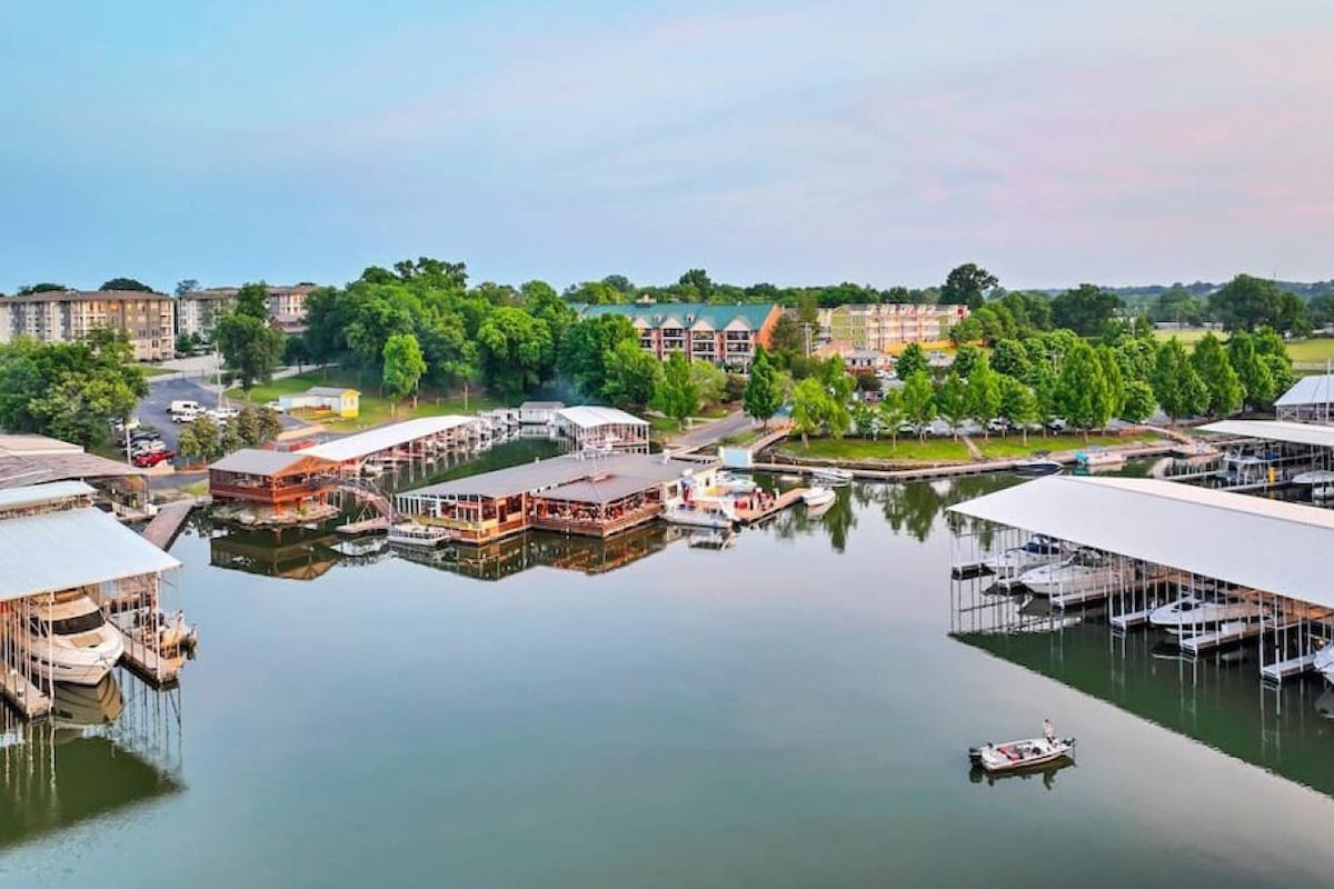 24 Guest Lake Hangout with 12 beds! gallery image 5