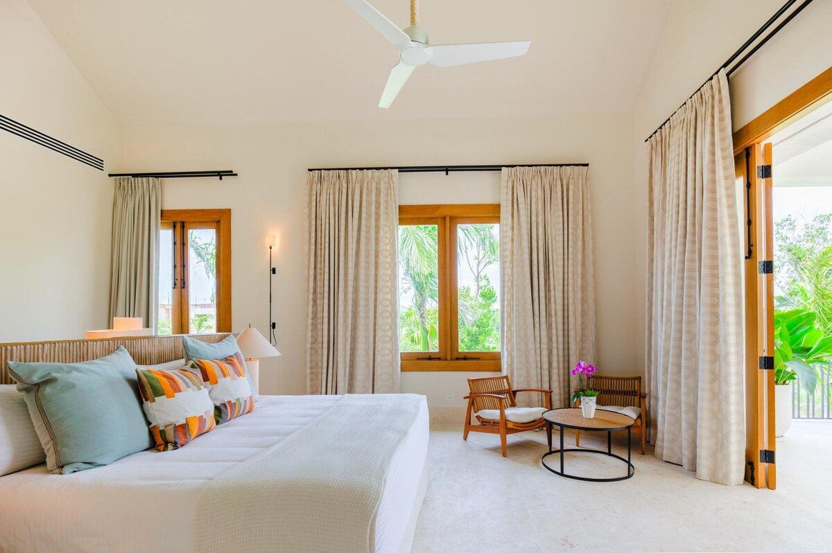 Hacienda A31 – Gorgeous Golf-Front Villa gallery image 2