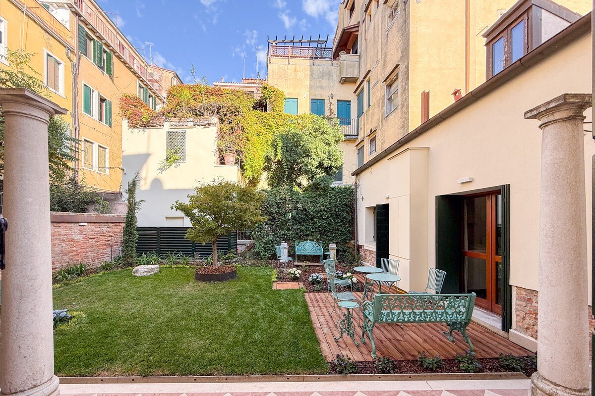 Palladio B gallery image 5