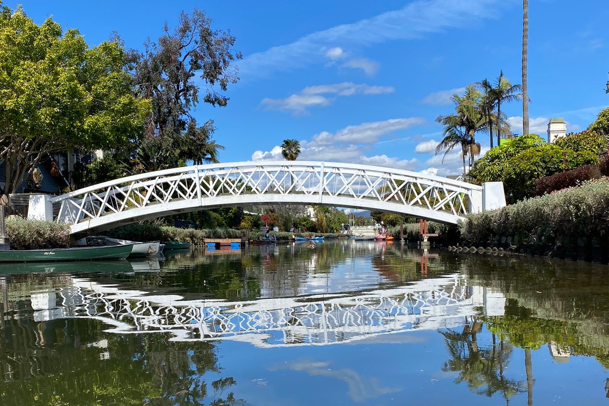 Spacious 3 bedroom, canal, beach, best location!