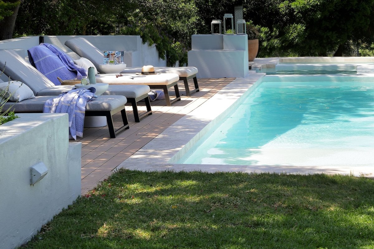 Ultimate multi gen family home! gallery image 4