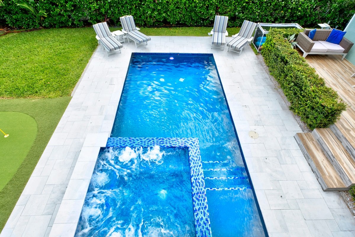 Waterfront w/Pool, Dock, Yard Games and near Beach gallery image 5