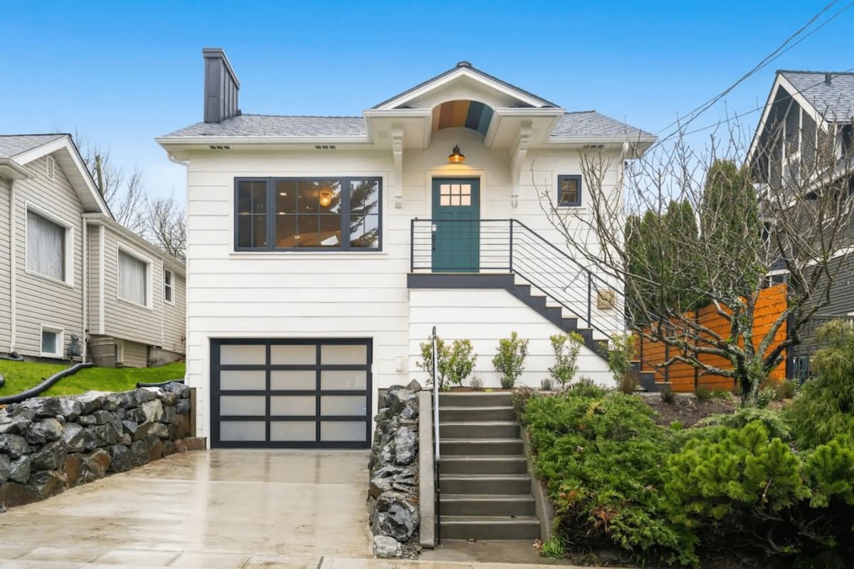 Emerald Cottage: Your luxurious Seattle retreat gallery image 3