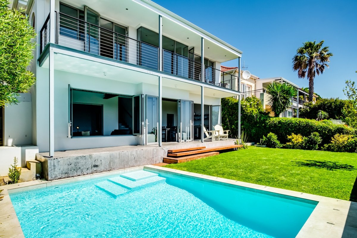 Luxury Green Point Villa, with Ocean Views & Pool gallery image 2