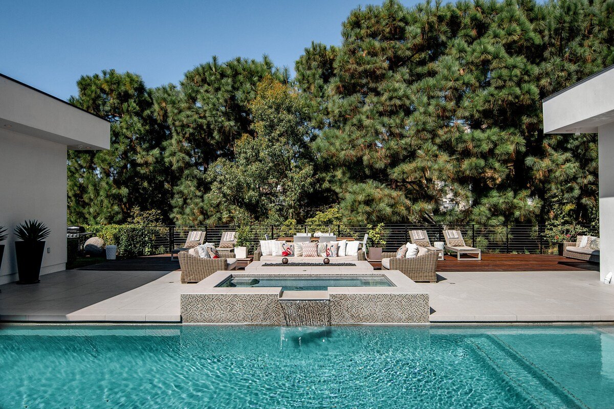 Trousdale Modern gallery image 2