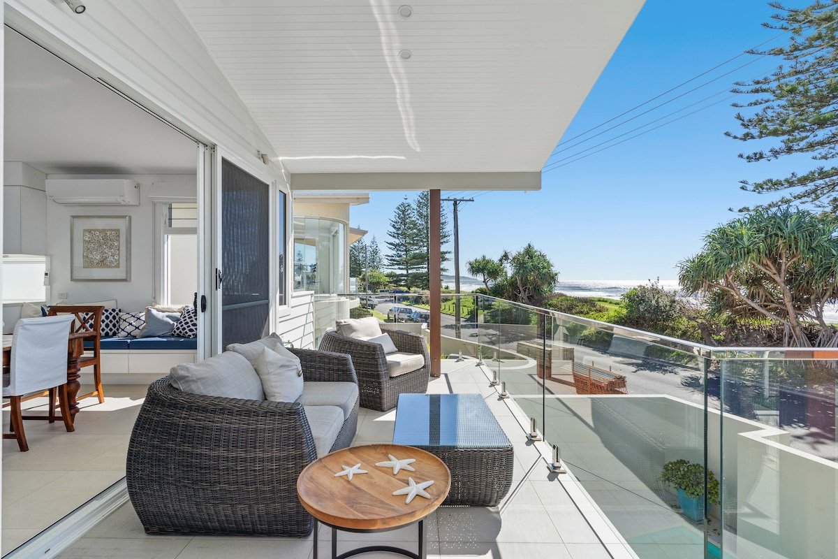 Coco de Mer Beach Villa 1 gallery image 4