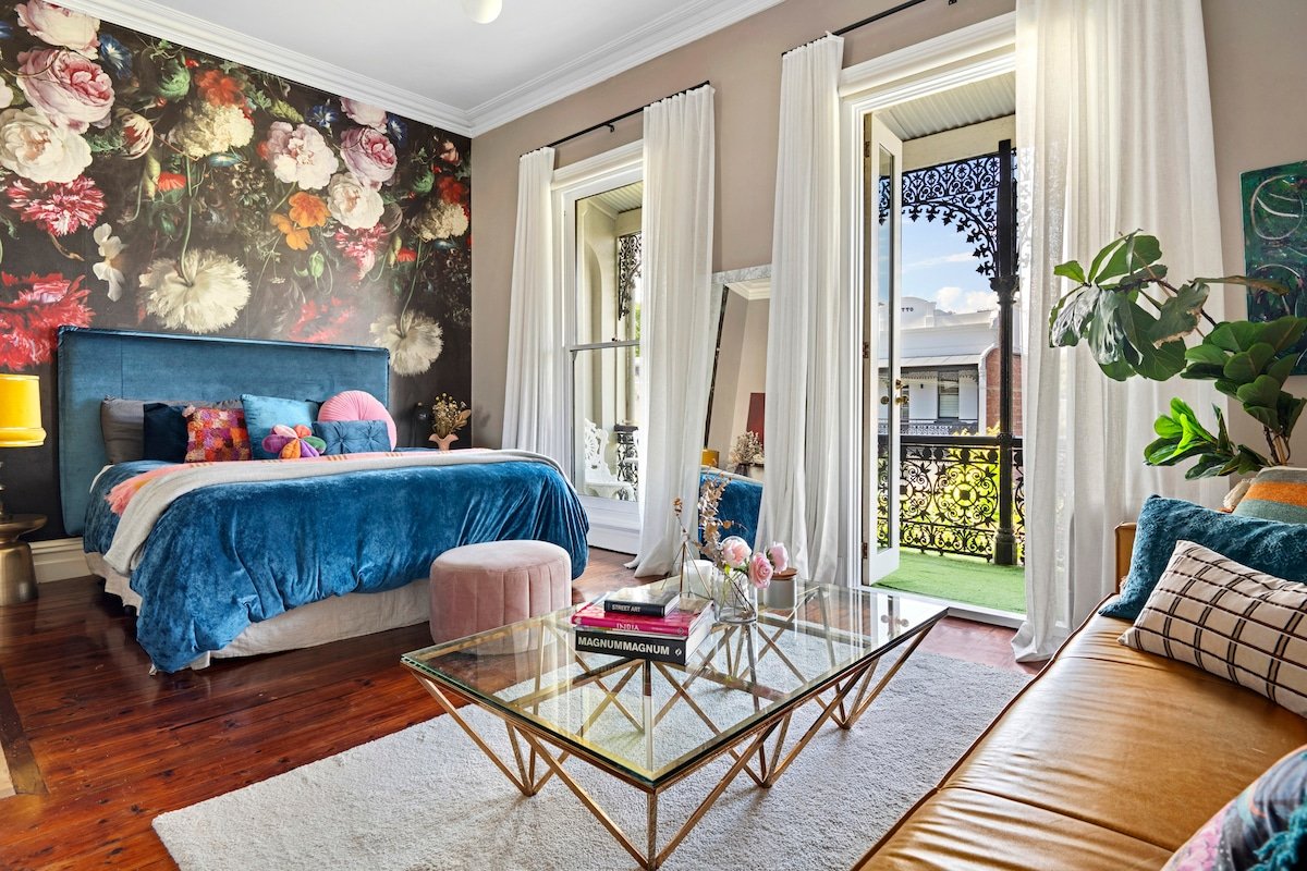 Large, Luxe, photographers dream family home gallery image 2