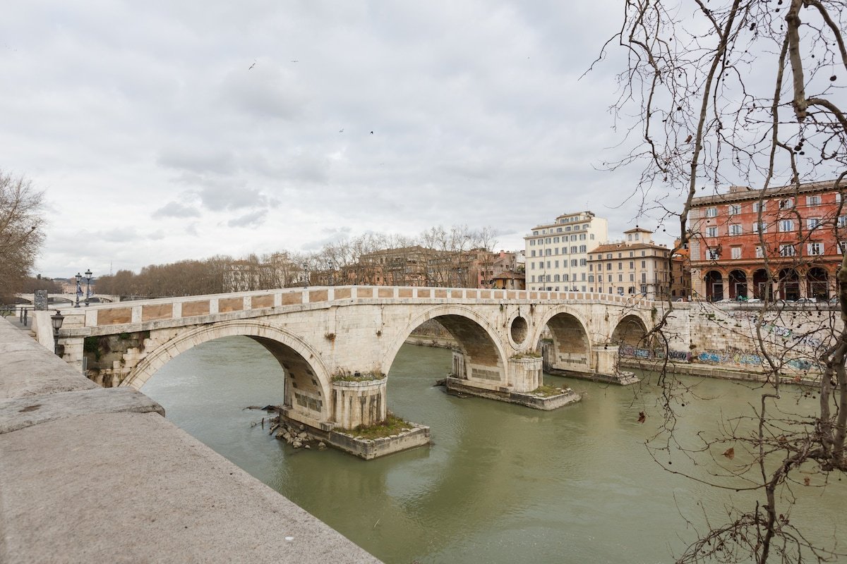 FromHometoRome – Wanderlust vacation rental gallery image 4