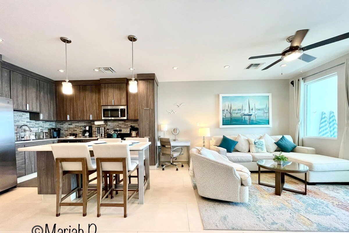 SUNSET CARIBE 3 Bedroom TOP FLOOR PENTHOUSE VIEWS! gallery image 4