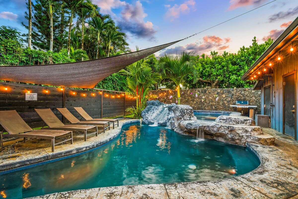 Huge Home w/Private Pool, Jacuzzi & Water Slide! gallery image 5