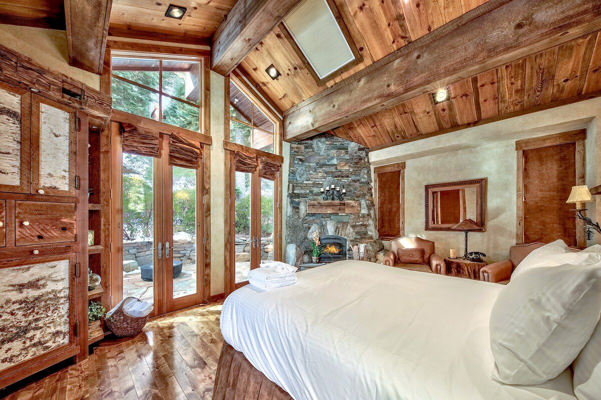 Ski-In/Out, HGTV Featured, Private Hot Tub, Sauna gallery image 4