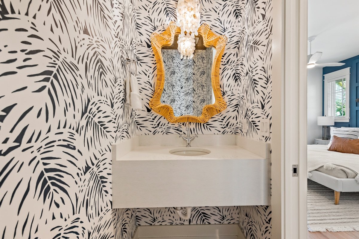 Luxury home! Pool and Spa, Golf cart, and Bikes gallery image 2