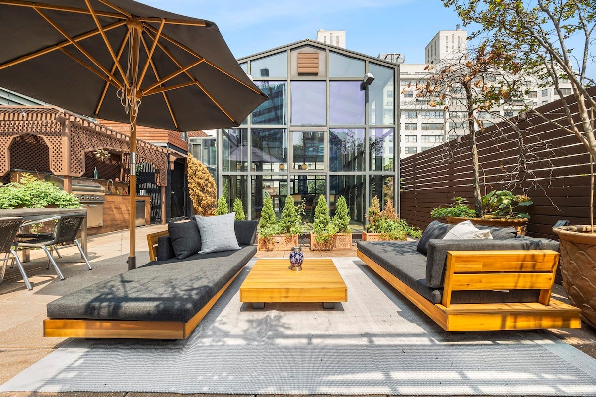 Rove Travel | Rialto PH | Penthouse Loft w/ Roof gallery image 2