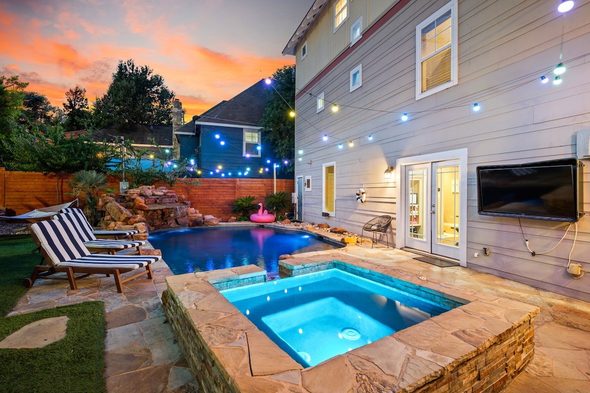 ATX Oasis! 3-Story Home – Heated Pool, Spa, Sauna! gallery image 3