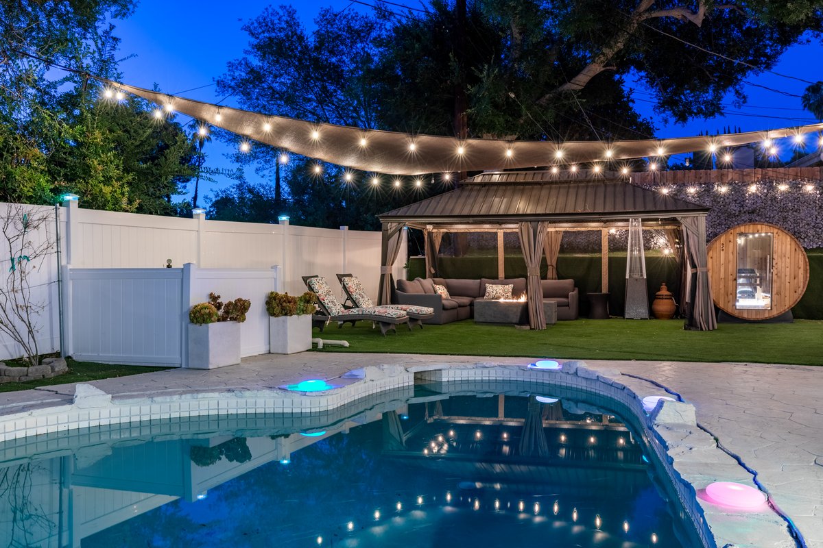 Spacious Luxury, Pool, HotTub, Sauna by CaliBnB