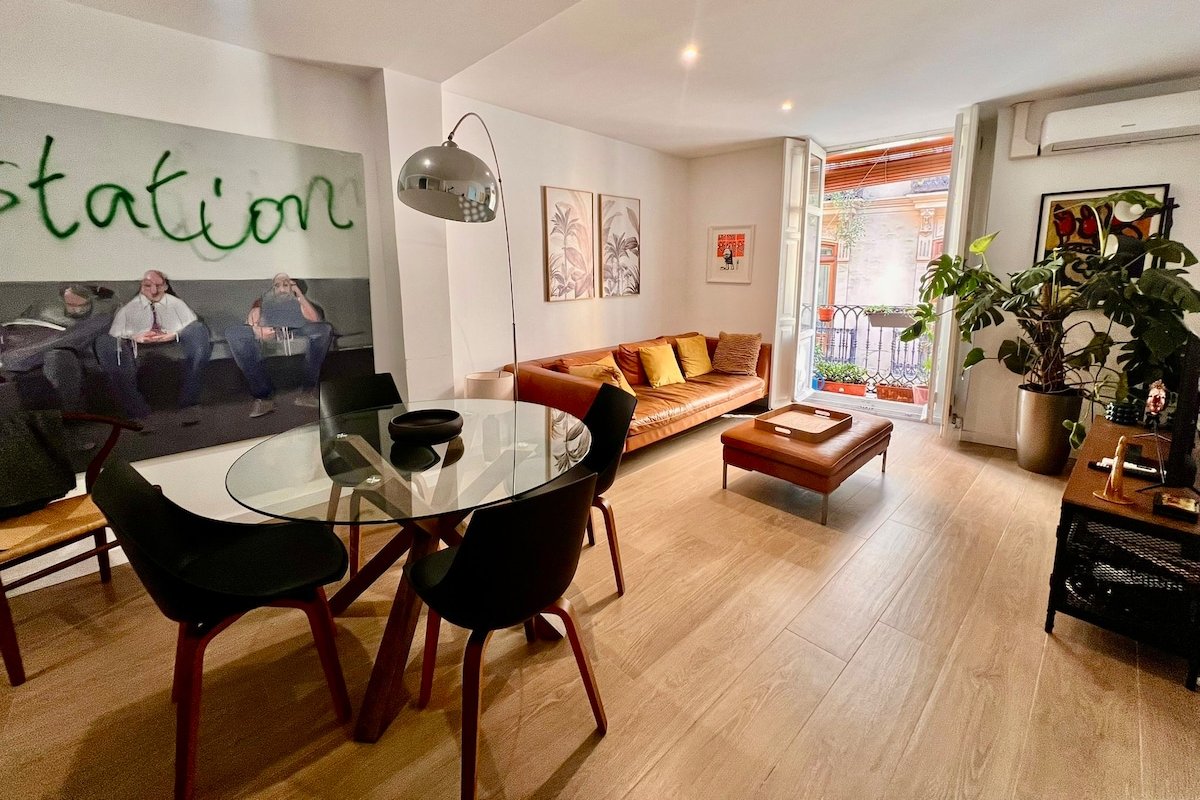 Charming Historic Flat in Central Valencia gallery image 2