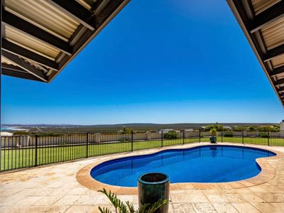 Red Bluff Coastal Retreat