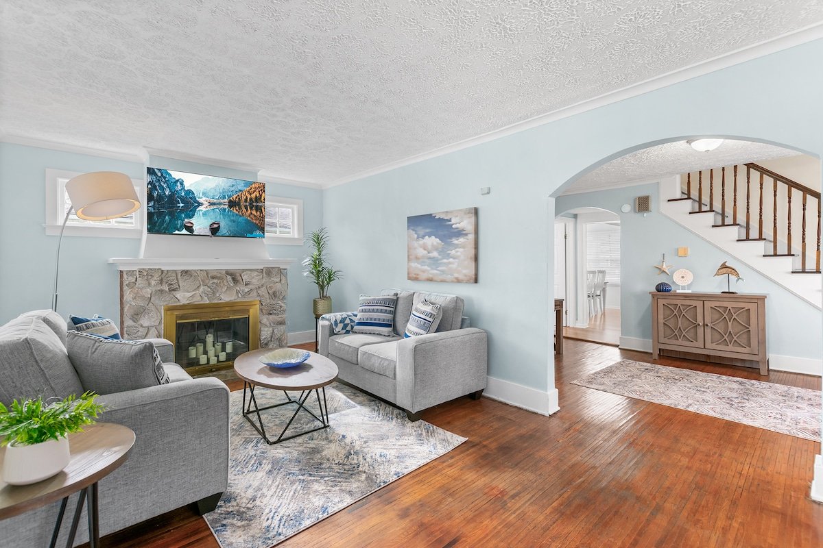 New Listing Discount! 3BR/2BA-Sleeps 6 w/Game Room gallery image 4