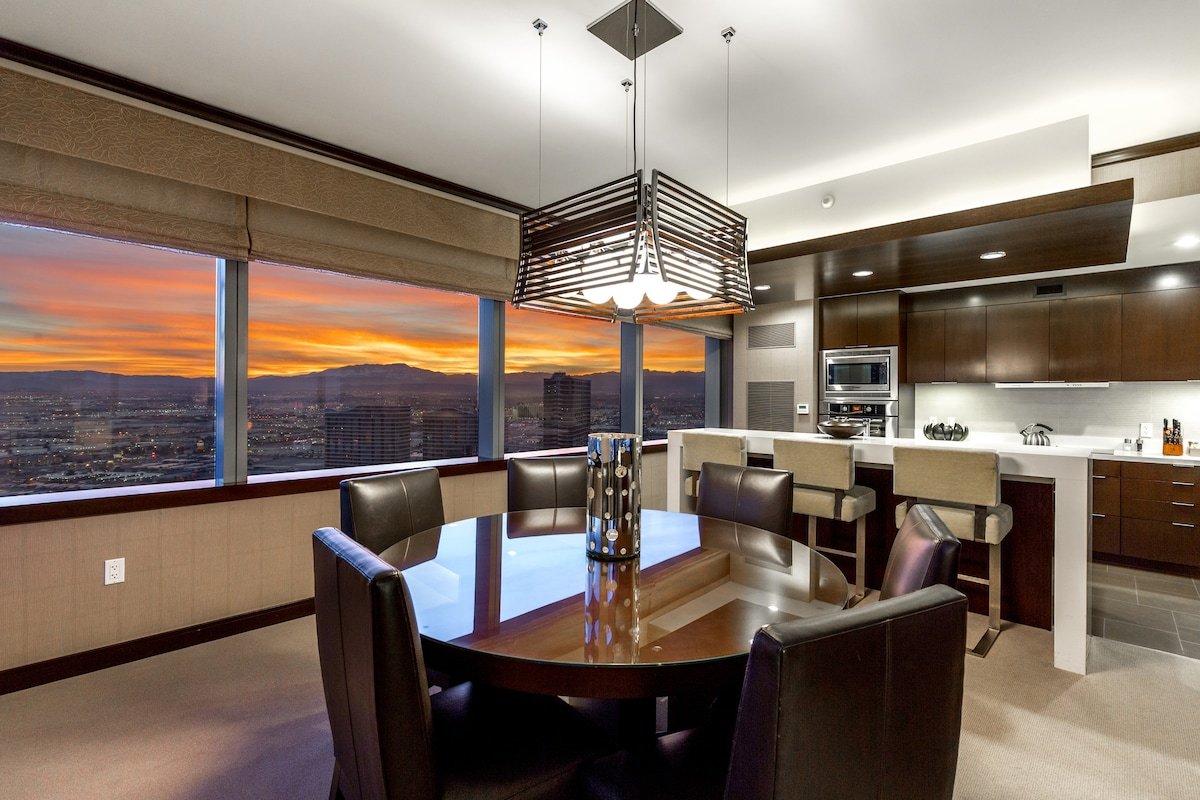 Best/ Biggest 2 BR Penthouse @Vdara! Ab Fab Views! gallery image 3