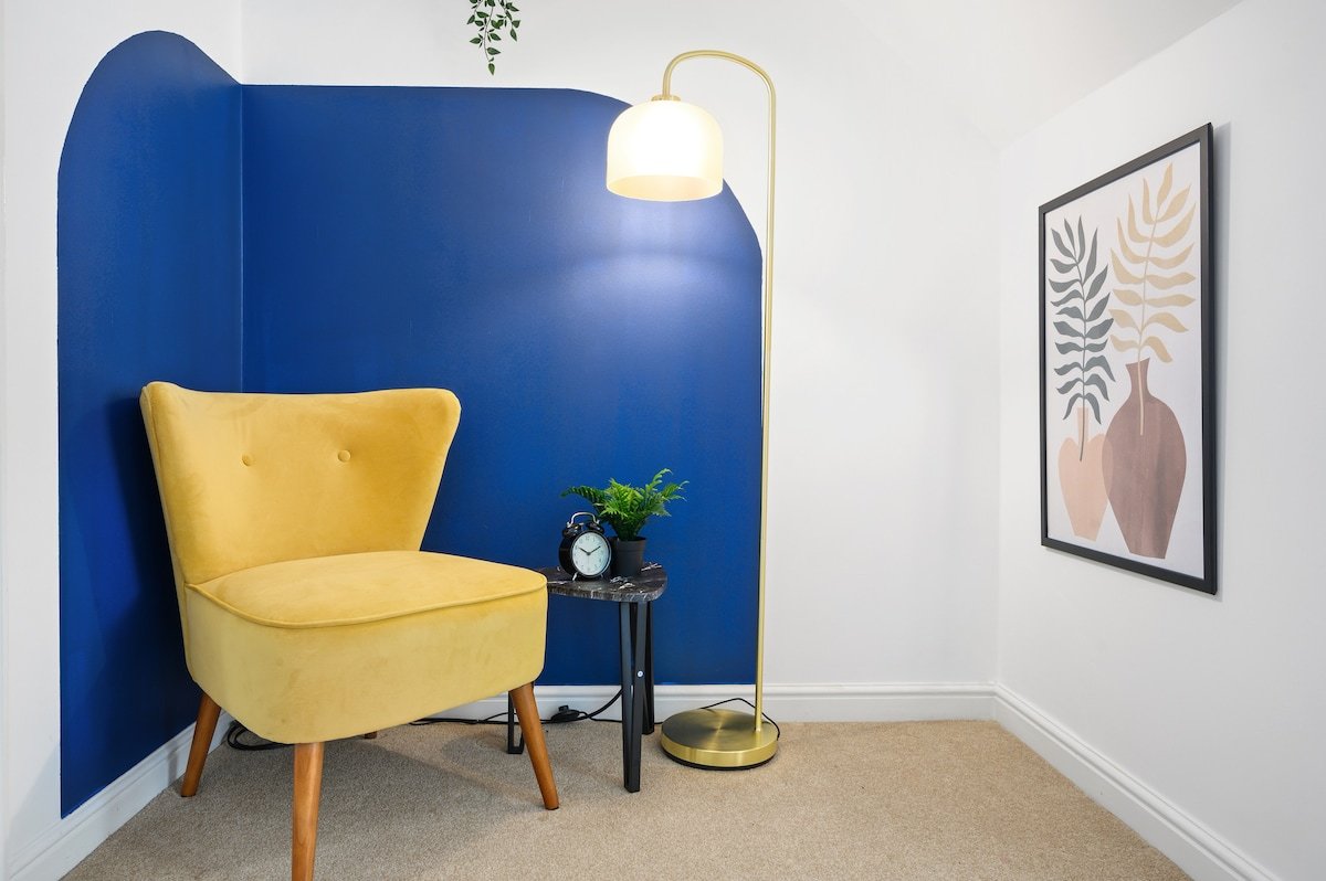 Manchester cozy house 6mins to city centre,parking gallery image 5