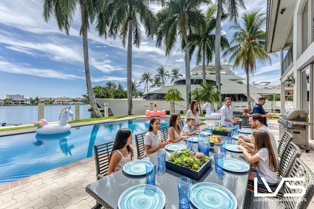 LVS Villa Key-Waterfront Estate/Pool/5 Min 2 Beach gallery image 4