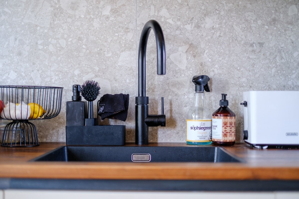 Sunny 2 Bd Apartment in the ❤️ of the Jordaan gallery image 4