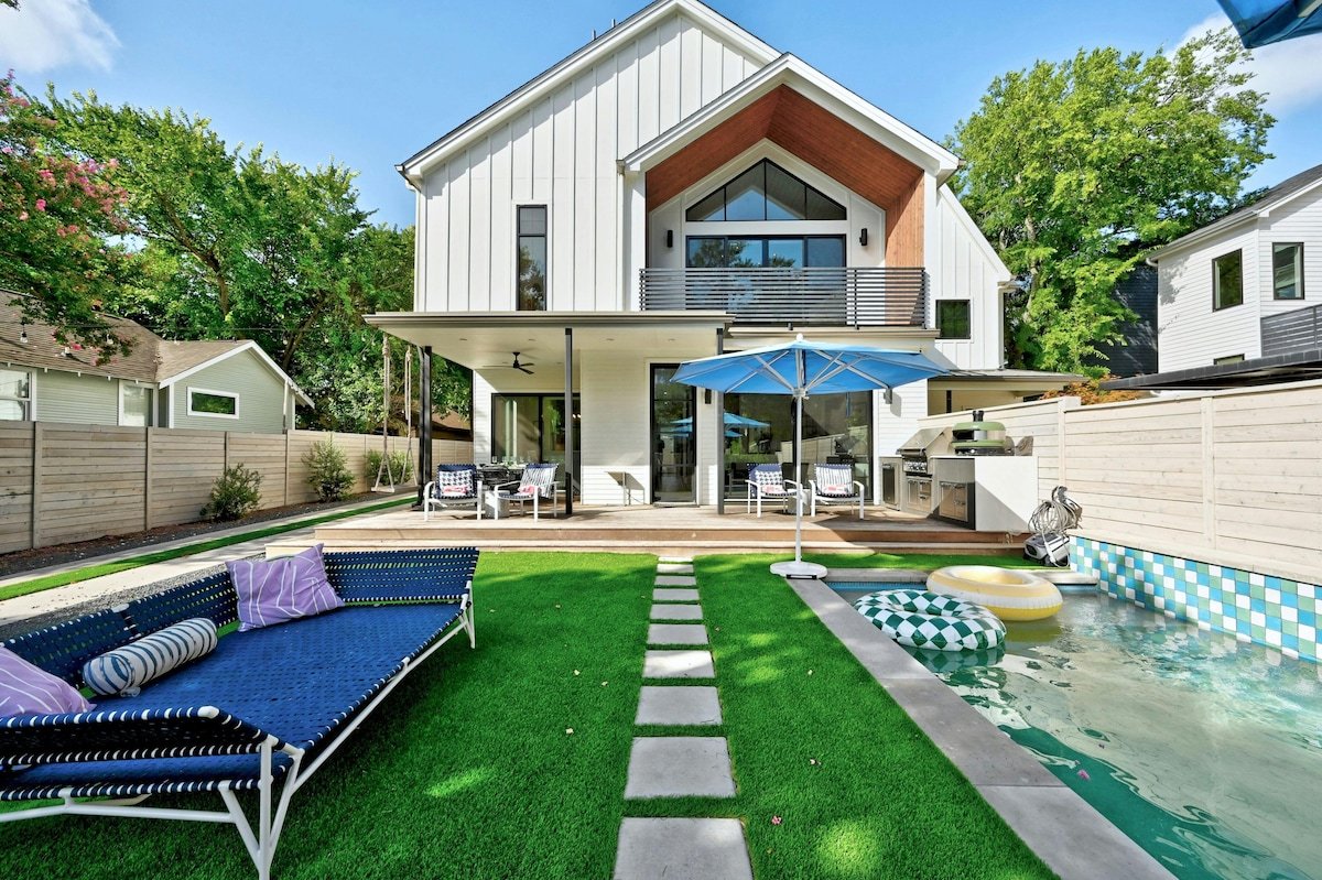 Luxurious 3BDR Spacious Home, best location in ATX gallery image 2