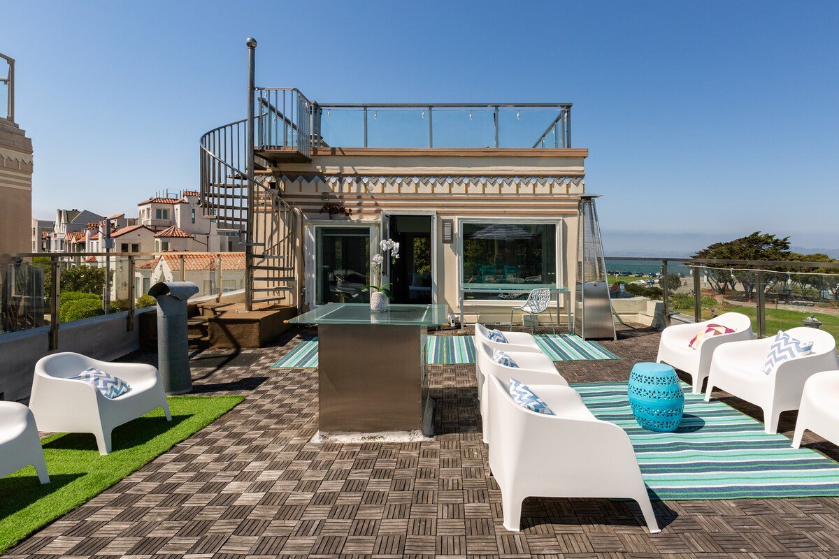 Marina Waterfront Home gallery image 5