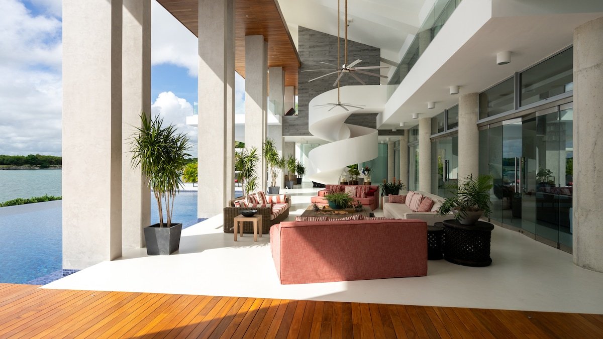 Luxury Retreat: Stunning Villa Cap Cana gallery image 2