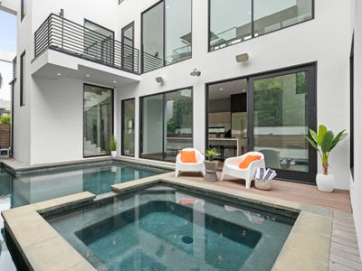 The Palms Pad – arcade, golf, sauna & gym!