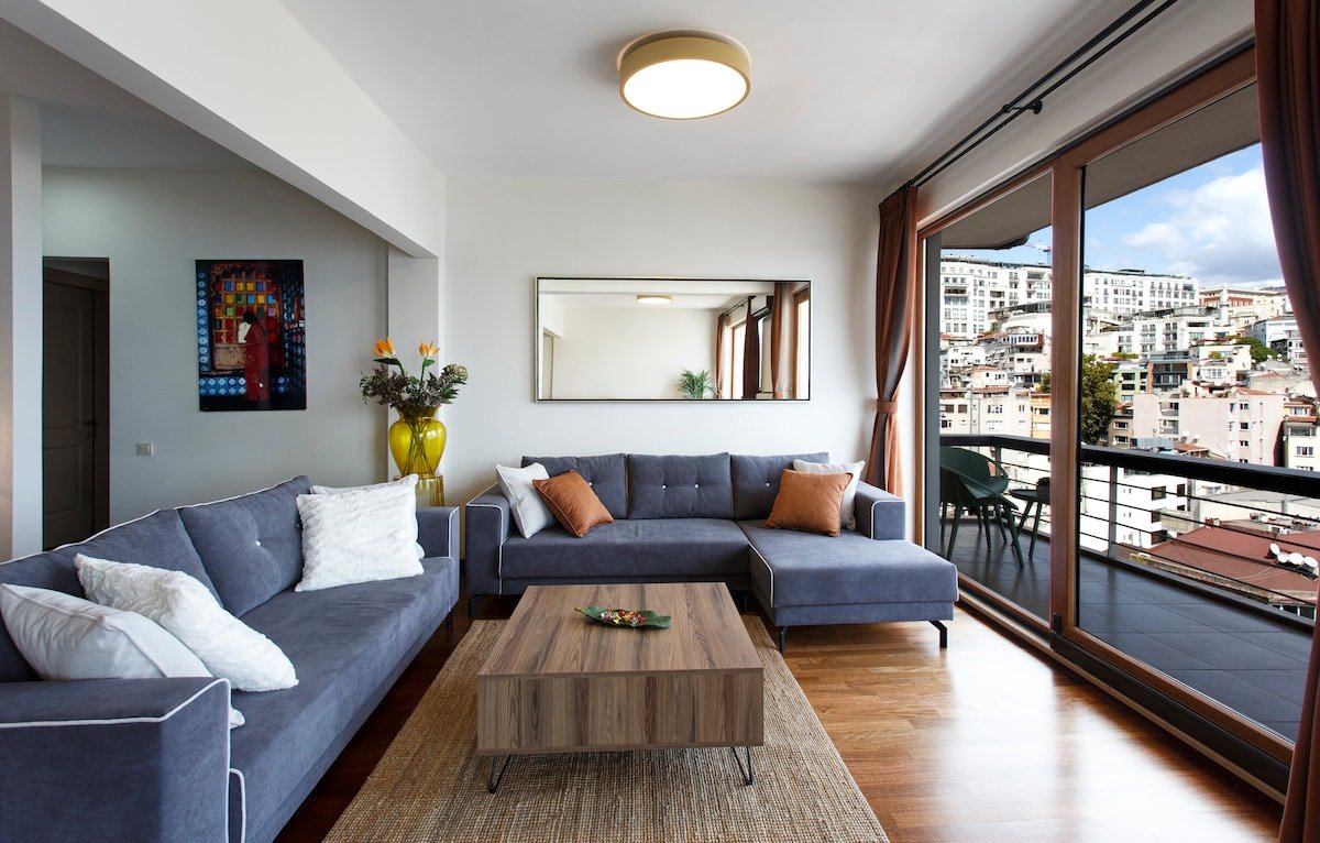 Magical Bosphorus View Apartment in Cihangir 23 gallery image 5