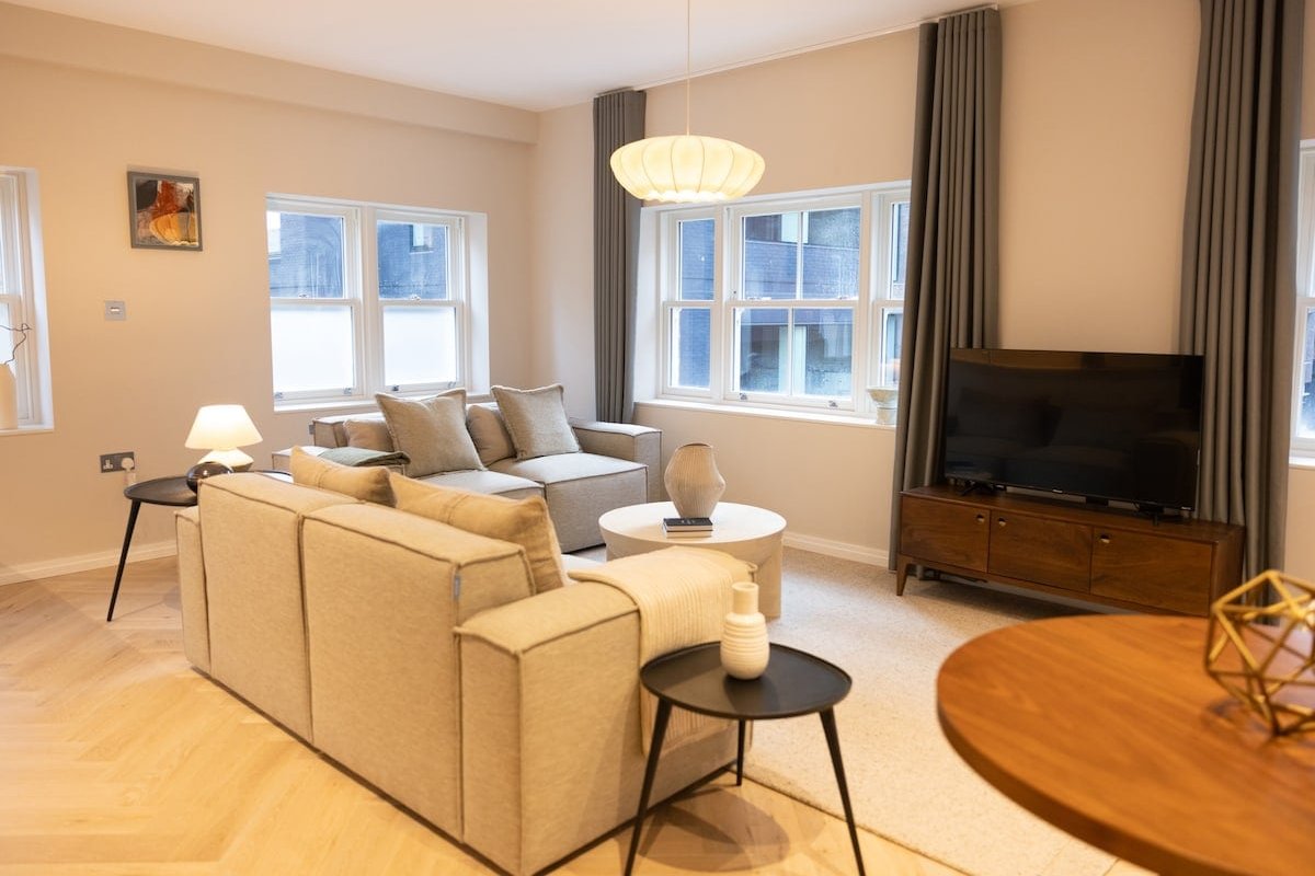 Luxurious 2 bed flat in Covent Garden gallery image 5