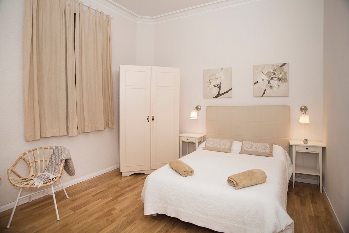 Spacious & Elegant flat, located right on the spot gallery image 5