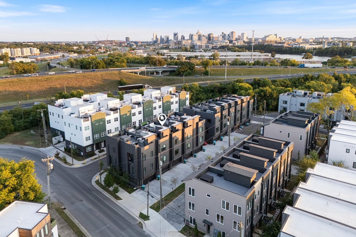 Blackstone 2 miles from Broadway gallery image 5