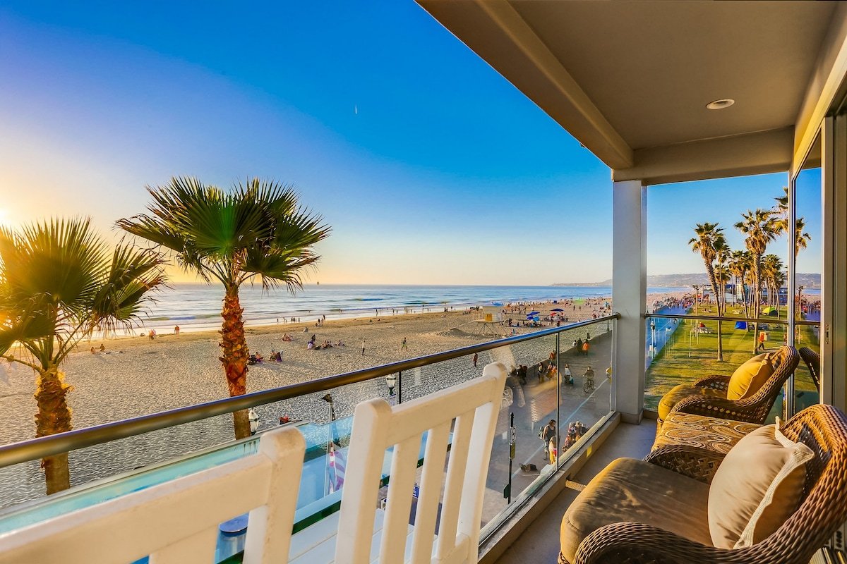 South Beach | Oceanfront 5BR in Mission Beach gallery image 4