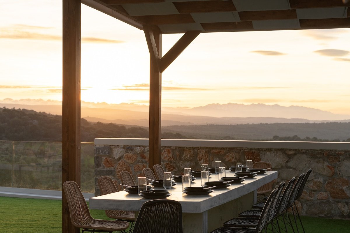 Sweet Sunshine Villa, with 2 Pools & Playground gallery image 5