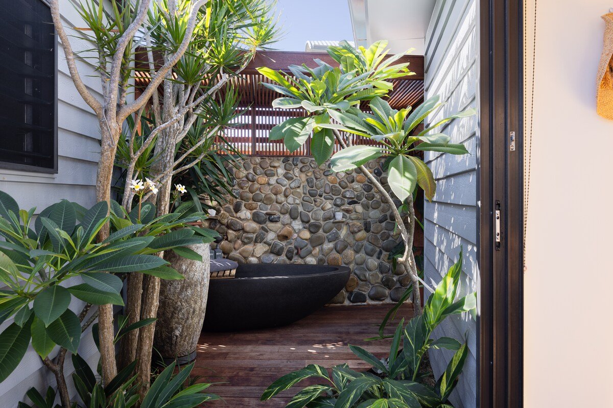 Coast | Boomerang Beachfront gallery image 3