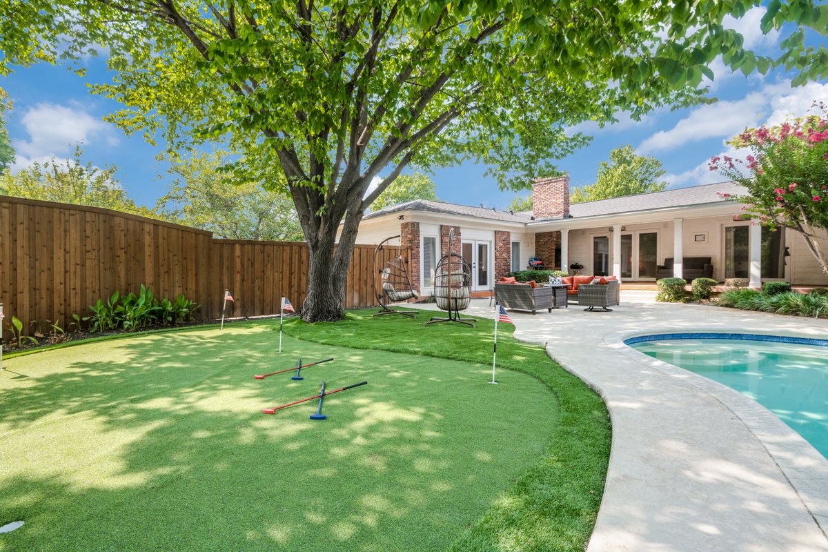 Heated Pool, Golf & Poker Room