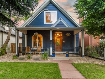 Entire 3BR House w/ hot tub, free parking, RINO/DT