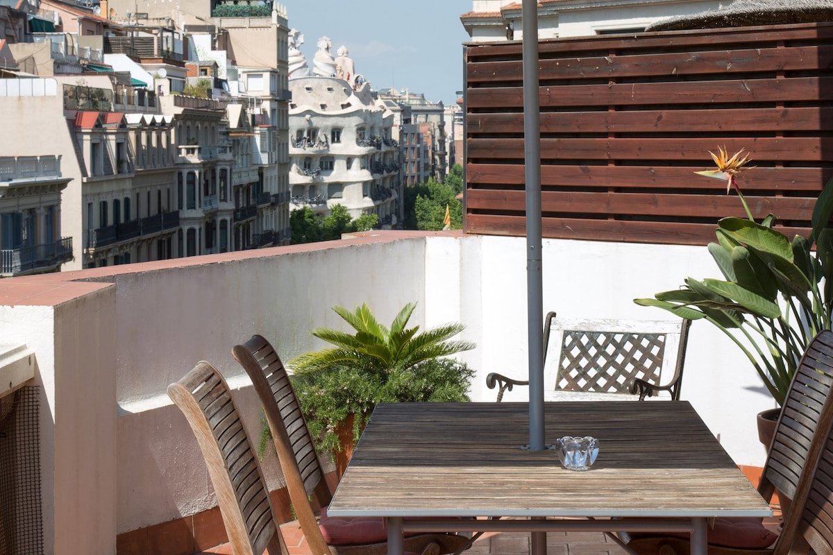 Provenzal – Penthouse with views to Casa Mila gallery image 3