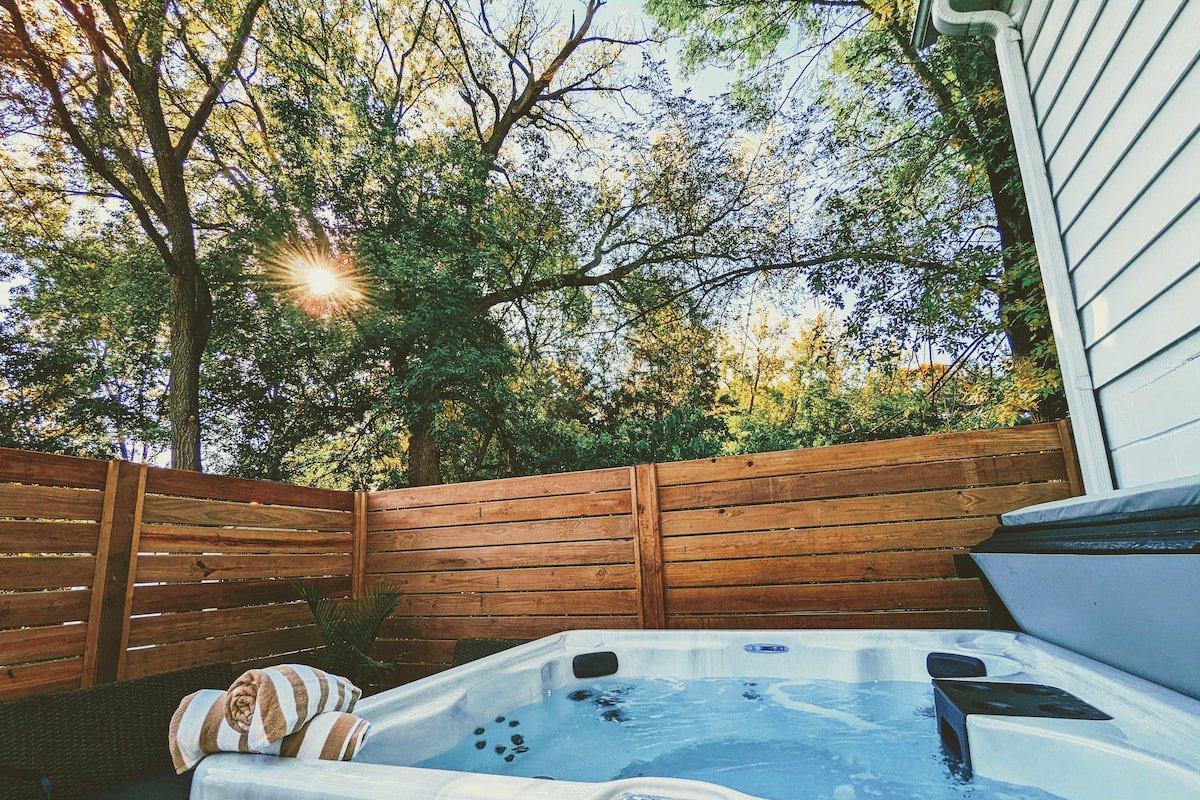 Casa Blanca: Stylish, Family Friendly, Outdoor Spa gallery image 3